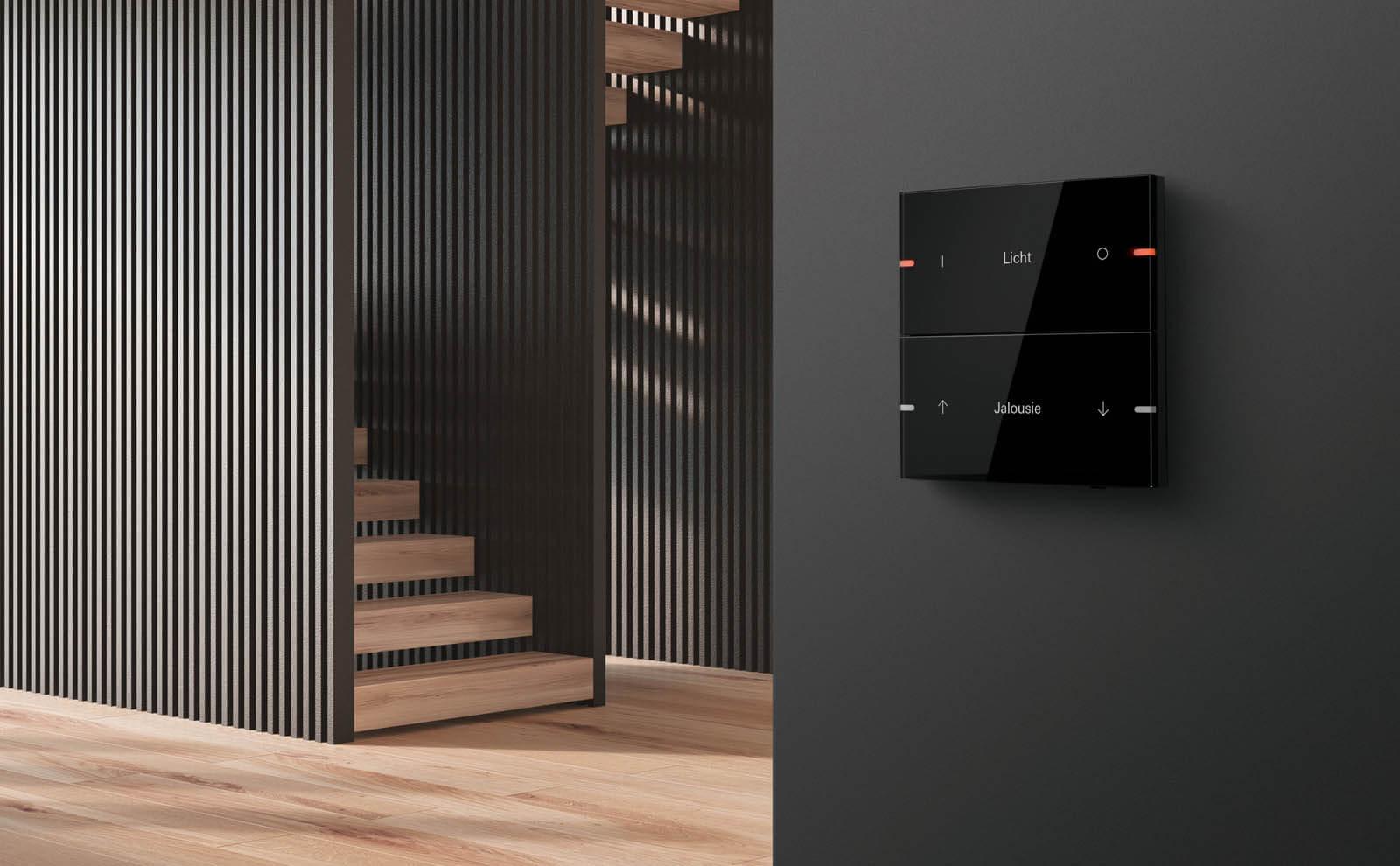 Tastsensor_4_Glas_Schwarz_Flur_21041_1588175858 smart home